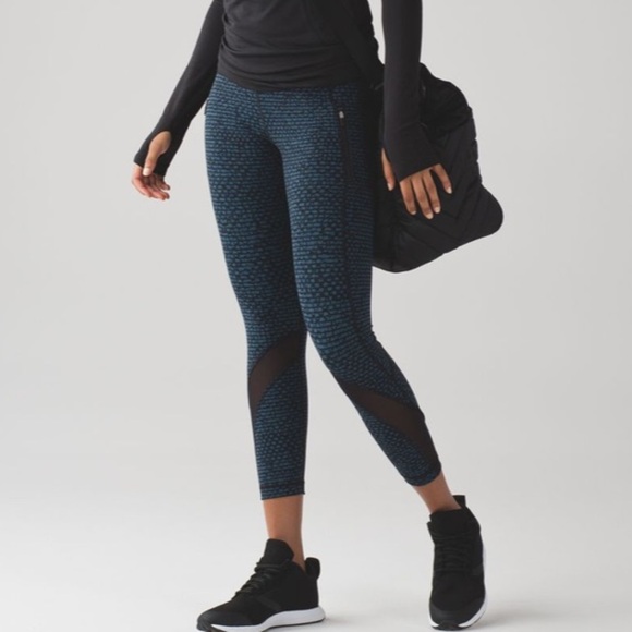 Lululemon Inspire Tight II
Shatter Weave Desert Teal Alberta Lake / Black - Picture 6 of 13